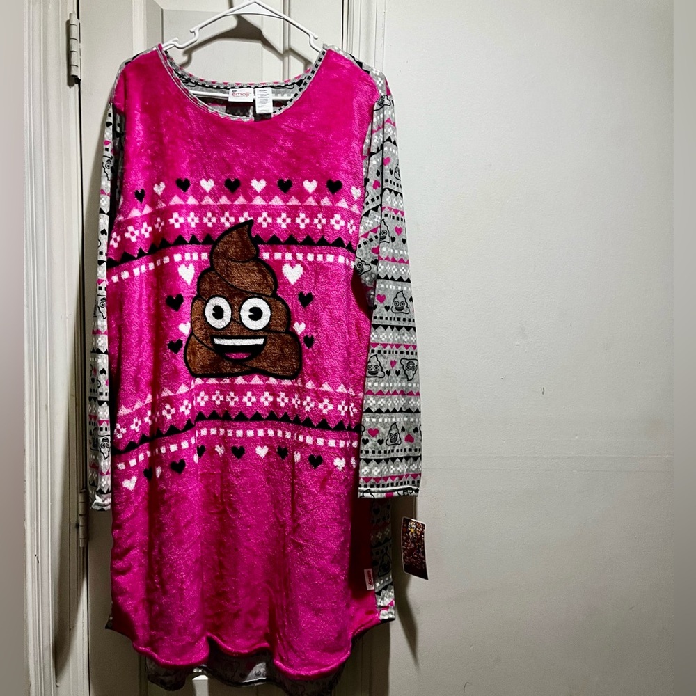 NWT Emoji the iconic brand plush front pajama dress